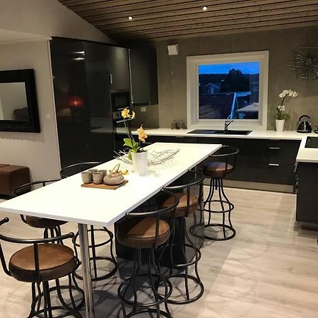 Topp Moderne Suite. Larvik Exterior photo